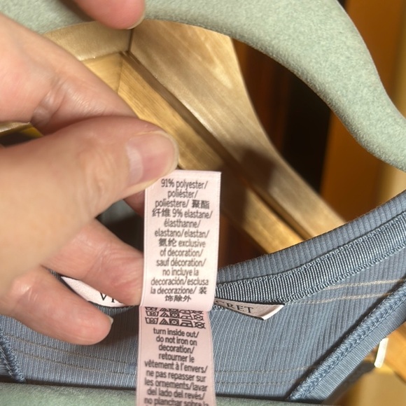 NIP Victoria’s Secret Ribbed Racerback Blue Tank Top Size XL - Picture 4 of 7